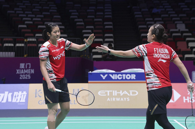 Febriana Dwipuji Kusuma/Amallia Cahaya Pratiwi saat berlaga di Piala Sudirman 2025 yang digelar di Fenghuang Gymnasium, Xiamen, China. Foto: Dok. PBSI