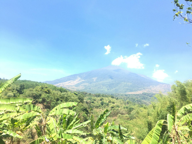 Cara ke Gunung Ciremai via Linggarjati dari Jakarta. Foto: Gunung Ciremai. Sumber: unsplash.com/Dicky Supriatna.