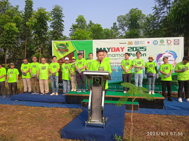 Panasonic GOBEL bersama serikat pekerja memperingati hari buruh. Dok: Panasonic GOBEL.