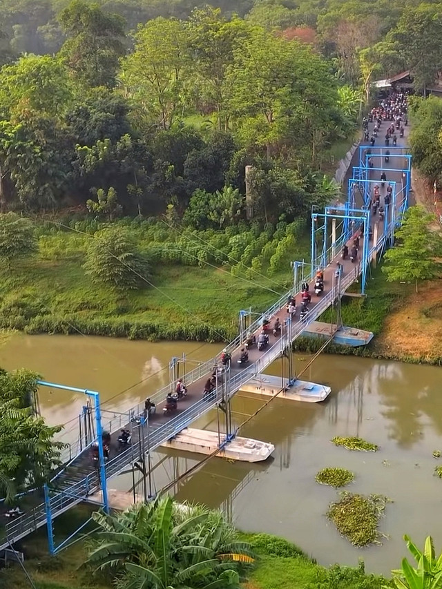 Foto Jembatan Penyeberangan di Karawang - Dokumentasi Pribadi