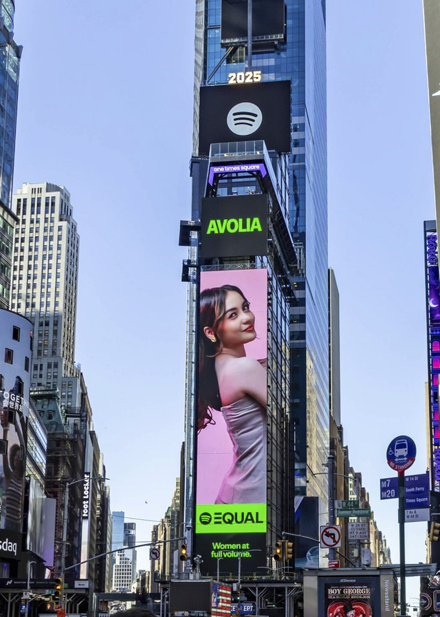 Wajah Avolia terpampang di Billboard Times Square, New York, Amerika Serikat. Foto: Dok. Istimewa