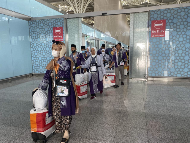 Jemaah haji kloter I tiba di Madinah.  Foto: Dok. Media Center Haji