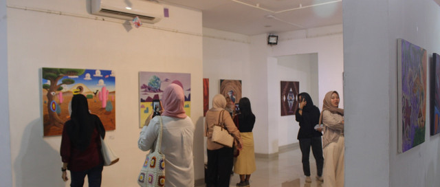 Galeri Collecting Pieces Exhibition di Gedung B9, Fakultas Bahasa dan Seni, UNNES. Diselenggarakan sejak Senin hingga Jum’at (25/4/2025). Dok. Fanny Marizka
