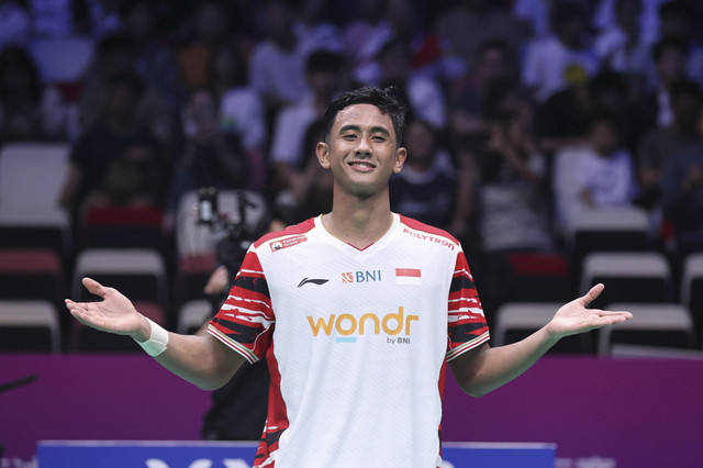 Selebrasi Alwi Farhan usai menang. Foto: Dok. PBSI