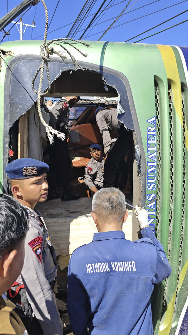 Kecelakaan Bus ALS di Kota Padang Panjang, Sumatera Barat (Sumbar), Selasa (6/5/2025). Foto: Ist