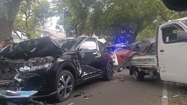 Kecelakaan di Jalan Anggrek, Kota Bandung, pada Selasa (6/5/2025). Foto: Robby Bouceu/kumparan
