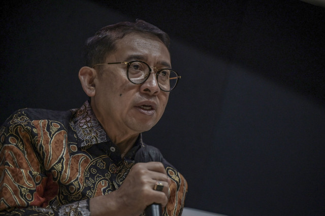 Menteri Kebudayaan Fadli Zon memberikan keterangan saat konferesi pers delegasi Indonesia pada Cannes International Film Festival di Jakarta, Selasa (6/5/2025). Foto: Fauzan/ANTARA FOTO