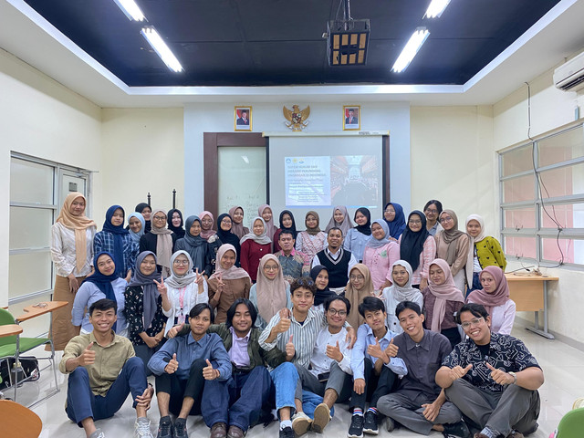 Kelas praktisi mata kuliah kebijakan dan perundang-undangan, program studi manajemen pendidikan, Universitas Negeri Jakarta. Selasa, 6 Mei 2025