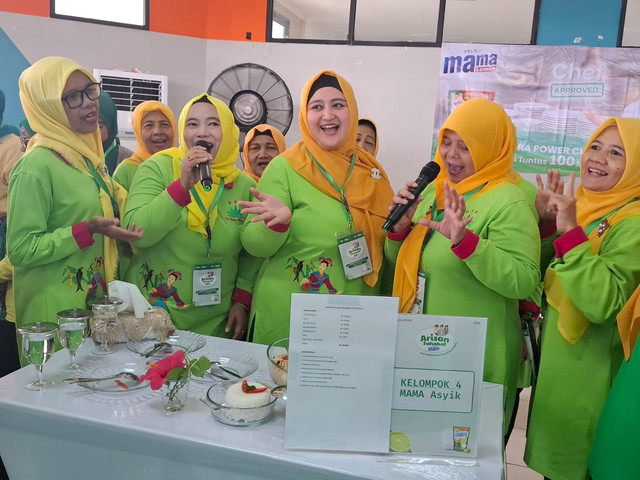 Peserta Mini Arisan Sahabat MAMA di Kecamatan Matraman, Jakarta Timur. Foto: kumparan