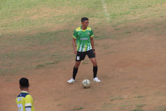 Mendiang Idham saat bermain di Liga PS Pemkot Pontianak. Foto: Dok. Diskominfo Pontianak
