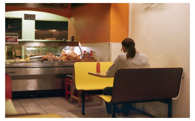 Warung Bekicot Magetan. Foto hanya ilustrasi, bukan sebenarnya. Sumber: pexels.com/Brett Sayles