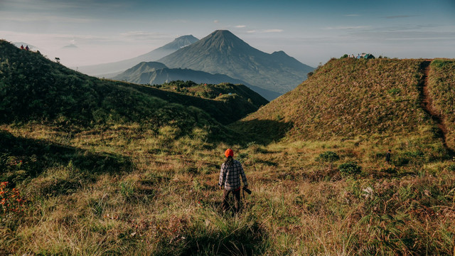 Jalur Pendakian Gunung Prau via Dieng. Foto Gunung Prau. Sumber Unsplash Andri Hermawan 1