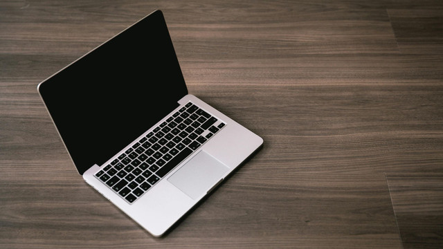 Cara mengatasi laptop tidak merespon. Foto: Pexels.com