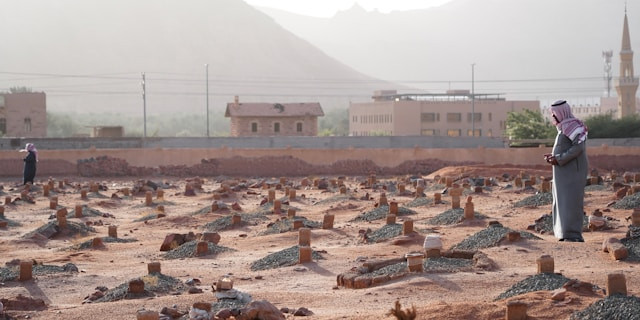 Ilustrasi Doa Masuk Kuburan. Sumber: Unsplash/Jens Aber