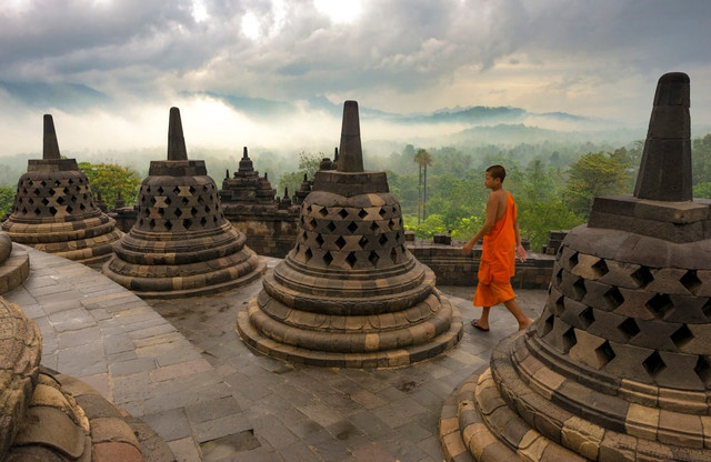 Ilustrasi Acara Peringatan Waisak 2025     Sumber Unsplash/Alain Bonnardeaux