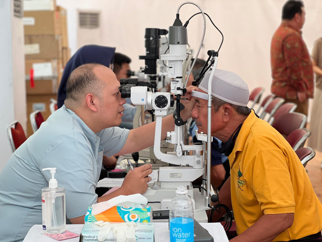 Pemeriksaan kesehatan gratis yang diselenggarakan di Candi Borobudur jelang Waisak 2025. Foto: Iqbaltwq/Pandangan Jogja