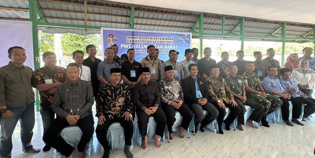 Foto bersama dalam kegiatan OKK dan pembentukan Pokja PWI Kabupaten Mempawah. Foto: M. Zain/Hi!Pontianak