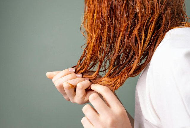 Ilustrasi Rekomendasi Conditioner untuk Rambut Diwarnai. Sumber: Pexels/Beyzanur K.