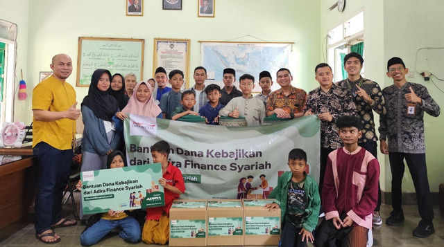 Adira Finance Syariah dan DT Peduli Bersama-sama berikan Alat-alat Ibadah ke Panti Asuhan (Sumber : DT Peduli)