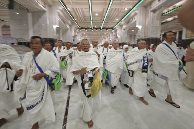Jemaah haji melakukan tawaf dan sai. Foto: Dok. Media Center Haji