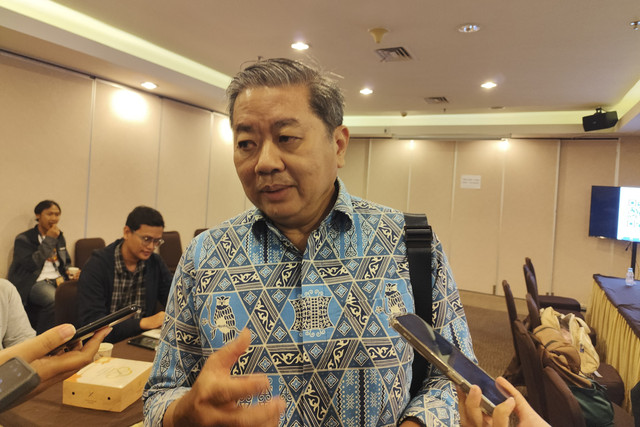 Ketua Umum Gabungan Pengusaha Makanan dan Minuman (Gapmmi) Adhi S. Lukman di Kantor Apindo, Selasa (13/5/2025). Foto: Widya Islamiati/kumparan