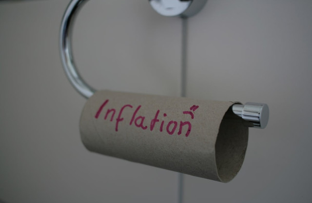 Ilustrasi Jelaskan Penyebab Terjadinya Inflasi dan Bagaimana Cara Mengatasinya              Sumber Unsplash/Joachim Schnürle