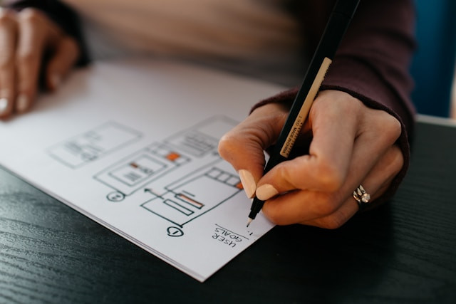 Bagaimana kurangnya penyuluhan dan pelatihan yang memadai dapat meningkatkan risiko kecelakaan kerja. Foto hanya lustrasi. Sumber foto: Unsplash/Kelly