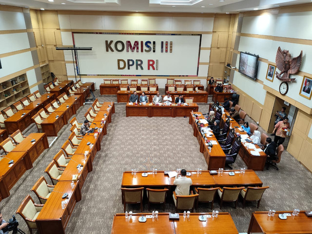 Suasana rapat dengar pendapat umum (RDPU) Komisi III dengan pakar siber di Kompleks Parlemen Senayan, Jakarta, Rabu (14/5/2025). Foto: Luthfi Humam/kumparan