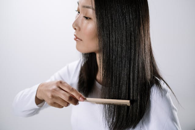 Ilustrasi Rekomendasi Shampo untuk Rambut Lurus. Sumber: Pexels/cottonbrostudio
