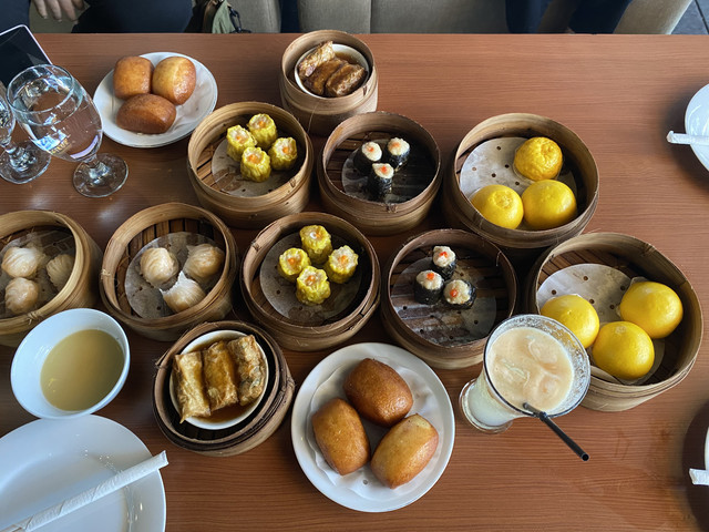Berbagai varian dimsum seharga Rp16 ribu per porsi yang disajikan Hotel Borneo Pontianak. Foto: Alycia Tracy Nabila/Hi!Pontianak