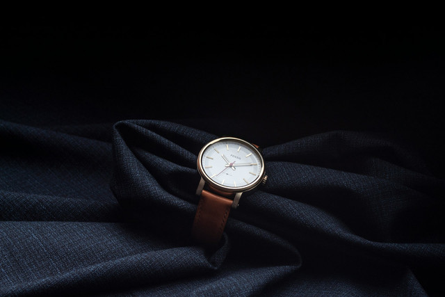 Ilustrasi Rekomendasi Jam Tangan Pria Bermerk Harga Terjangkau. Sumber: Unsplash/Salvador Escalante
