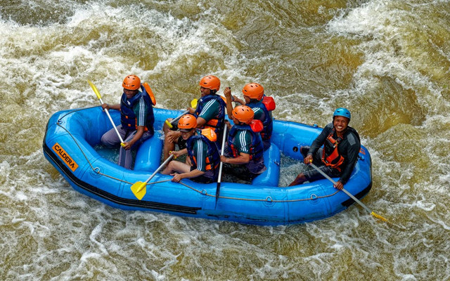 Songa Rafting Probolinggo. Foto hanya ilustrasi, bukan tempat sebenarnya. Sumber: pexels.com/Tom Fisk