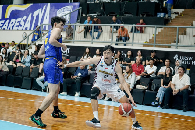 Bima Perkasa Jogja dalam laga IBL 2025 melawan Satya Wacana Salatiga, Rabu (14/5). Foto: Dok. Bima Perkasa Jogja