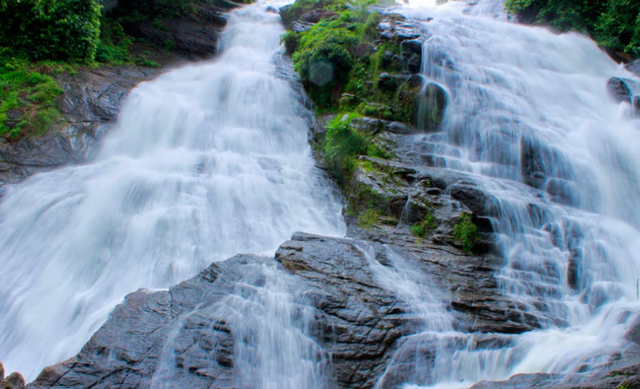 curug cigetruk. Foto Hanya Ilustrasi Bukan Tempat Sebenarnya. Sumber Foto: Pexels/Nandhu Kumar