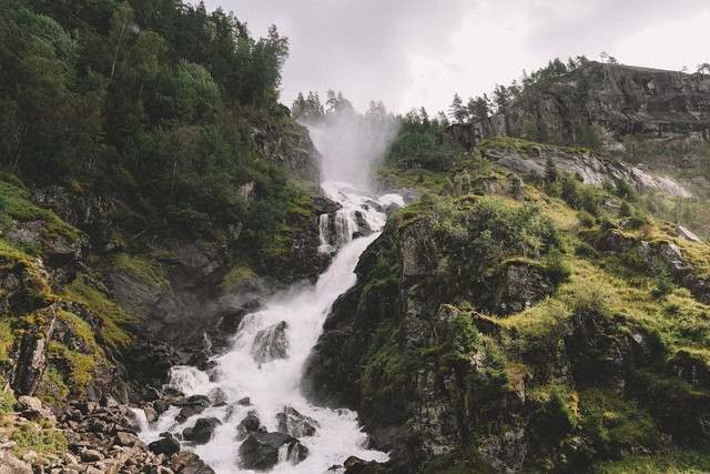 Curug Panglebur Gongso. Foto hanya ilustrasi bukan tempat sebenarnya. Sumber: Pexels/Alleksana