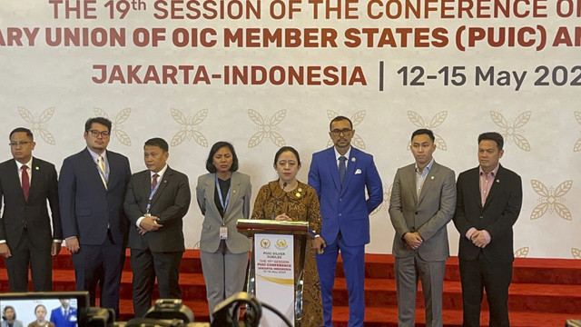 Ketua DPR RI Puan Maharani Saat Konferensi Pers Penutupan PUIC di Kompleks Parlemen Senayan, Kamis (15/5/2025). Foto: Rayyan Farhansyah/kumparan