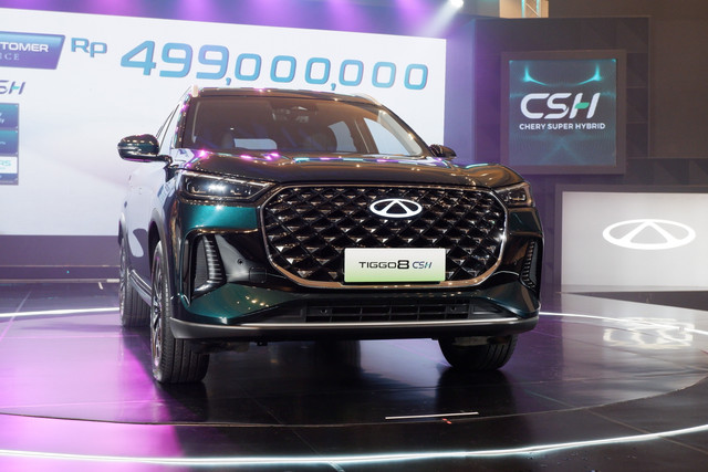 PT Chery Sales Indonesia (CSI) resmi mengumumkan harga Chery Tiggo 8 CSH di Jakarta, Kamis (15/5/2025). Foto: Sena Pratama/kumparan