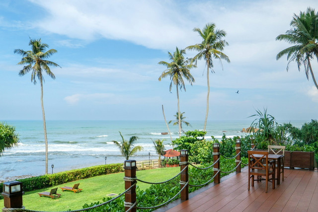 Resto view pantai di Bali, foto hanya ilustrasi, bukan tempat sebenarnya: Unsplash/Stock Birken