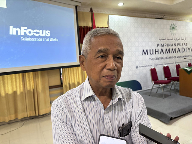 Ketua PP Muhammadiyah yang juga eks Ketua KPK, Busyro Muqoddas di kantor PP Muhammadiyah pada Jumat (16/5/2025). Foto: Abid Raihan/kumparan