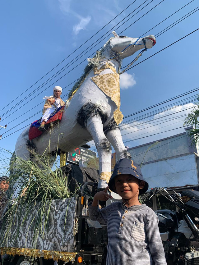 Kirab Ampyang Kudus (dokumentasi pribadi)