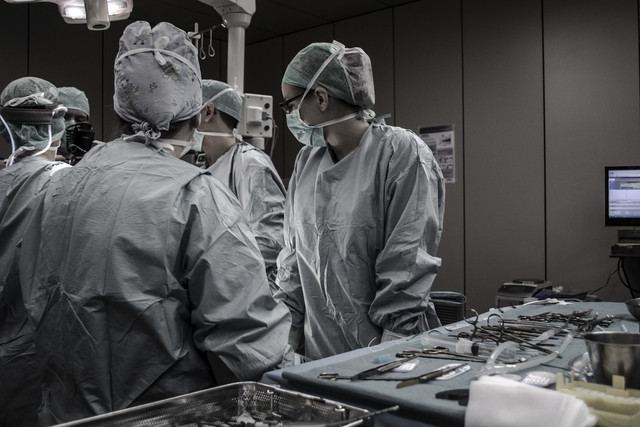 Ilustrasi Hospital Playlist season 1 berapa episode. Foto: Unsplash/ Piron Guillaume