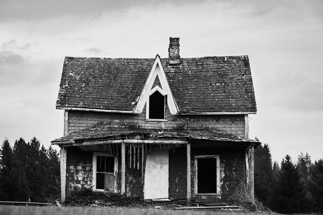 ilustrasi Mitos rumah didatangi orang gila. Unsplash/Robbie Down