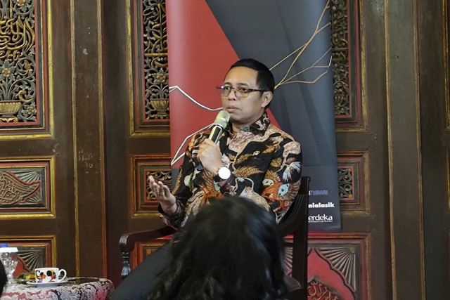 Eks Kepala Kantor Komunikasi Kepresidenan (PCO) Hasan Nasbi. Foto: Alya Zahra/kumparan 