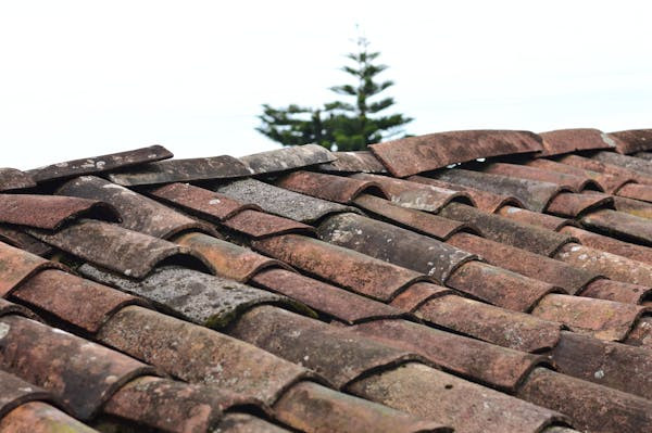 Ilustrasi Mitos Atap Rumah, Foto: Pexels/Miguel Á. Padriñán
