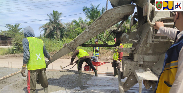 Pengerjaan Jalan Mulai Dikerjakan jalan lingkar selatan Sampit.