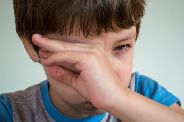 “Seorang anak kecil sedang menangis”. (Sumber foto: Pexels).