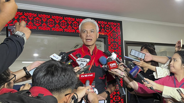 Ketua DPP PDIP Ganjar Pranowo di Sekolah Partai PDIP Lenteng Agung Jakarta, Minggu (18/5/2025). Foto: Haya Syahira/kumparan