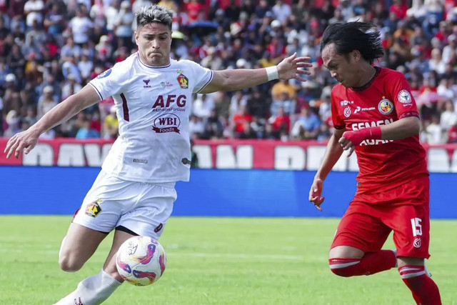 Semen Padang melawan Persik Kediri. Foto: Instagram/ @persikfcofficial