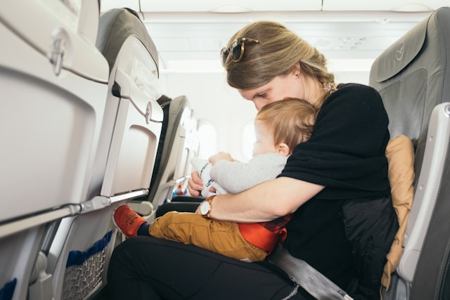 Tips MPASI saat Traveling. Foto Hanya Ilustrasi, Bukan Sebenarnya. Sumber Foto: Unsplash.com/Paul Hanaoka