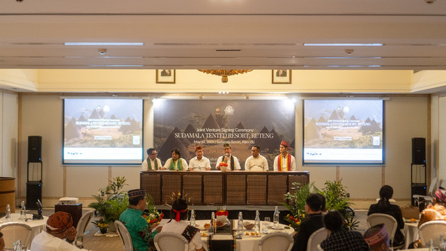 Penandatangangan MOU Sudamala Tented Resort-Ruteng. Foto: Sudamala Resorts